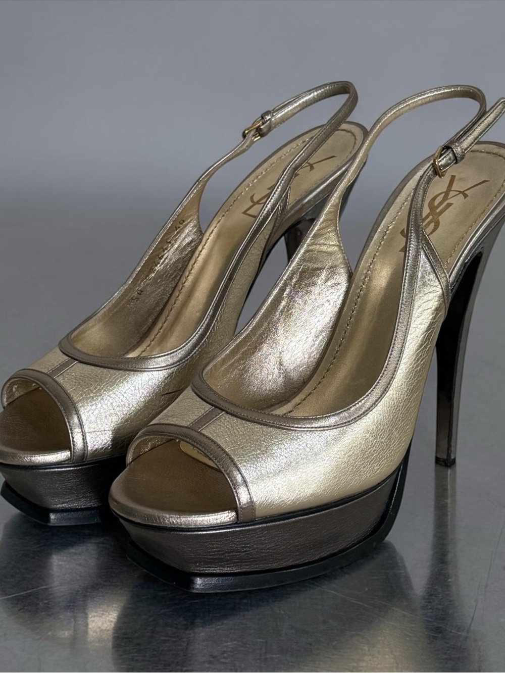 Yves Saint Laurent Gold Metallic Peep-Toe Slingback Platform Heels! Size 9.5 /40 - Picture 3 of 16
